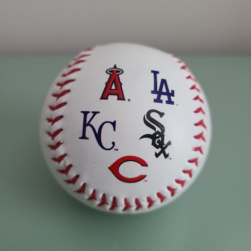 Spring Training 2017 Collectible Baseball - Picture 4 of 6